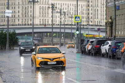 Ливни и шквалистый ветер до 17 м/с ожидаются в Москве до конца дня