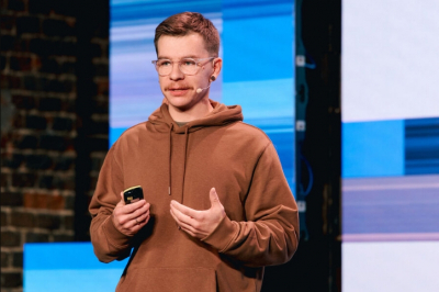 "Алису" пытаются повторить: Эксперт "Яндекса" о нападениях на искусственный интеллект