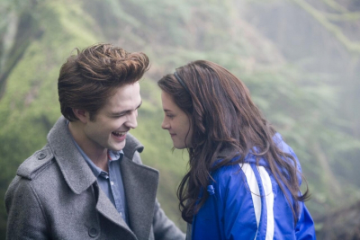 "Сумерки" возвращаются в российский прокат: Белла, Эдвард и вечная зима Форкса снова на большом экране