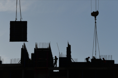 Без учета мнений инвесторов: Рынок жилья в 2025 году рухнул на 50%