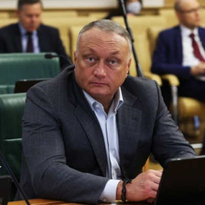 Дмитрий Савельев и сохранение памяти о героях: поисковые работы и мемориалы в Смоленской области
